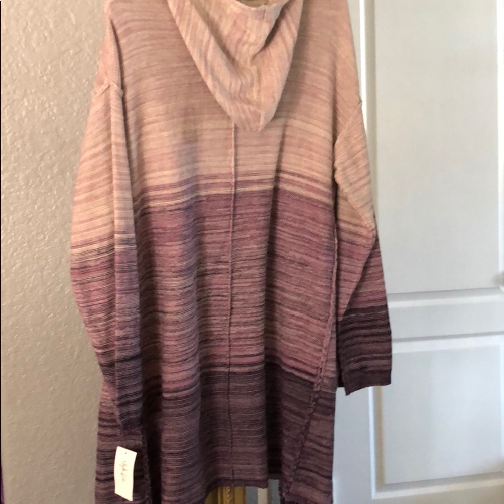 Sweater - Picture 7 of 7